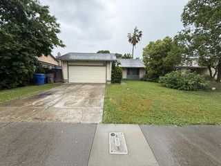 213 Arbor Crest Way, Sacramento, CA 95838