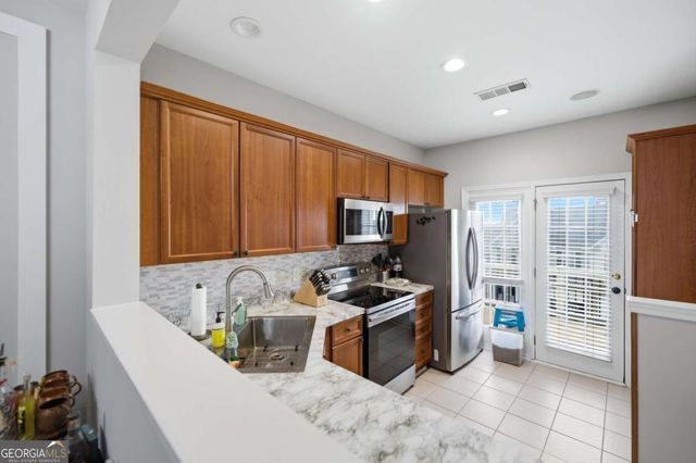 2040 Hoods Fort Circle NW 18, Kennesaw, GA 30144