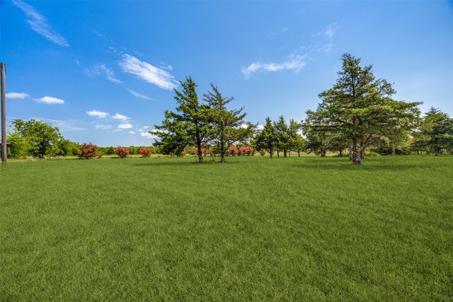 330 County Road 2904, Dodd City, TX 75438