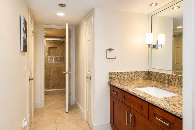 3525 Sage Road 904, Houston, TX 77056