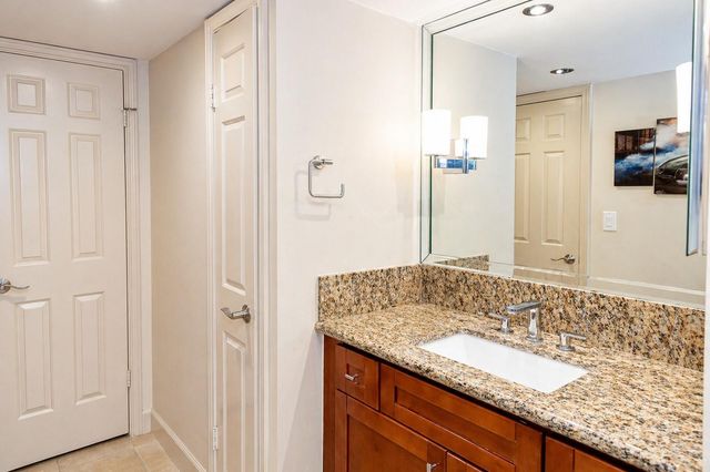 3525 Sage Road 904, Houston, TX 77056