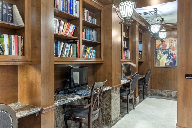 3525 Sage Road 904, Houston, TX 77056