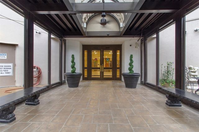 3525 Sage Road 904, Houston, TX 77056
