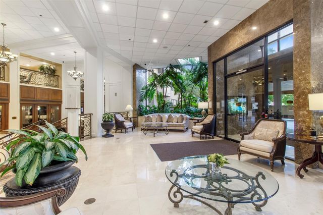 3525 Sage Road 904, Houston, TX 77056