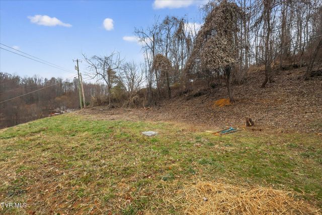 10657 Oak Grove Road, Bristol, VA 24202