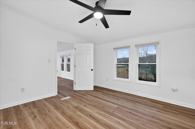 10657 Oak Grove Road, Bristol, VA 24202