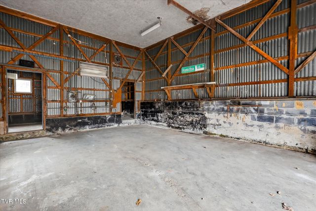 10657 Oak Grove Road, Bristol, VA 24202