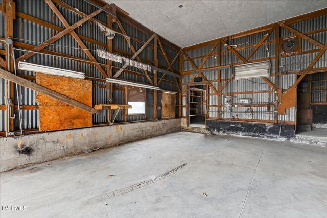 10657 Oak Grove Road, Bristol, VA 24202