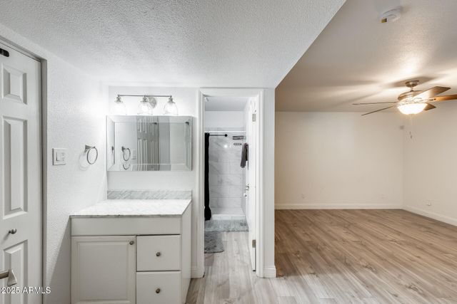 5352 W PORT AU PRINCE Lane, Glendale, AZ 85306