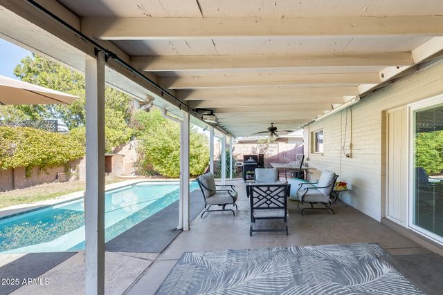 5352 W PORT AU PRINCE Lane, Glendale, AZ 85306