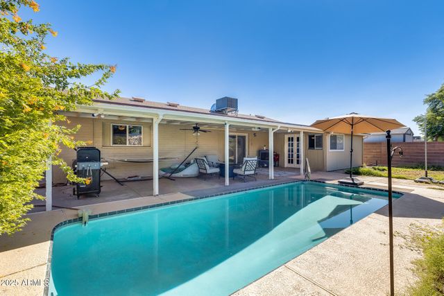 5352 W PORT AU PRINCE Lane, Glendale, AZ 85306