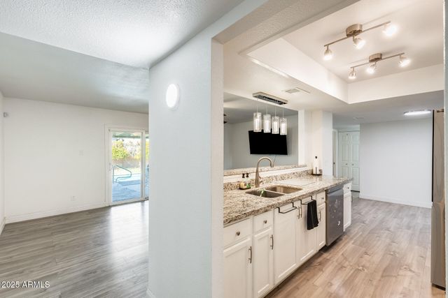 5352 W PORT AU PRINCE Lane, Glendale, AZ 85306