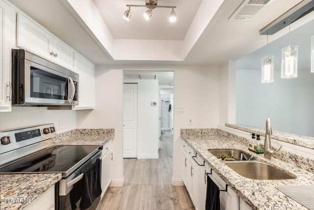 5352 W PORT AU PRINCE Lane, Glendale, AZ 85306