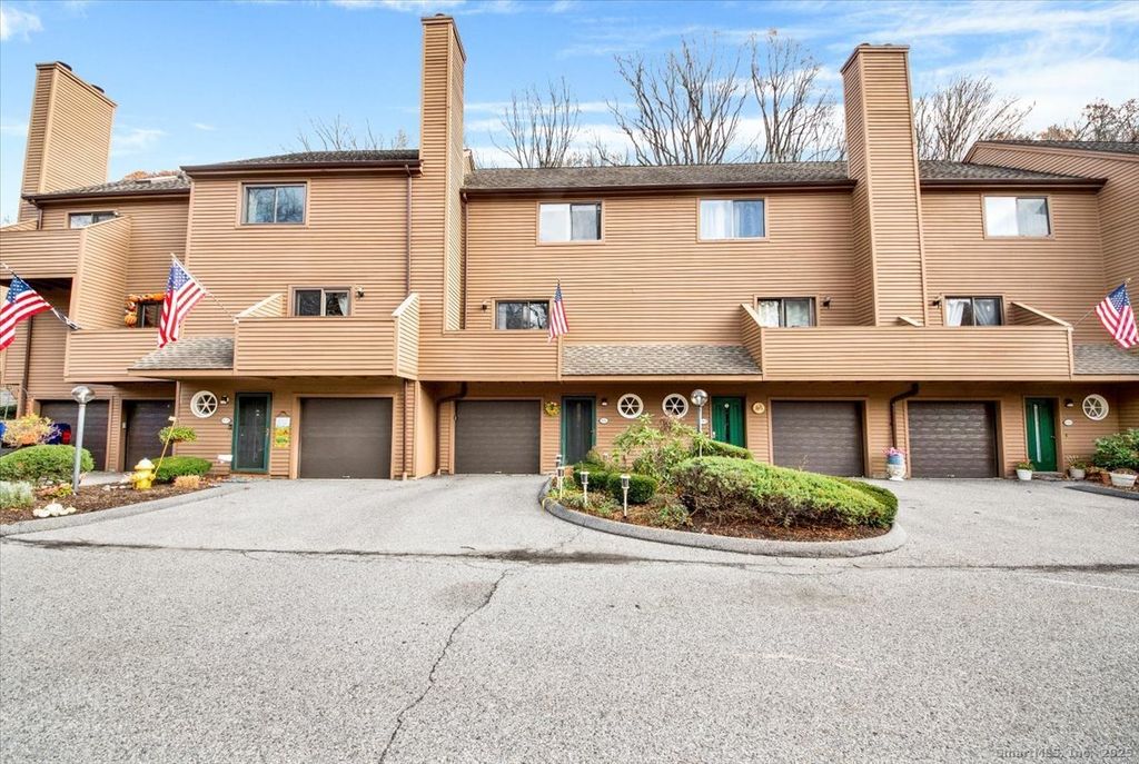 55 Cross Street B6, Danbury, CT 06810