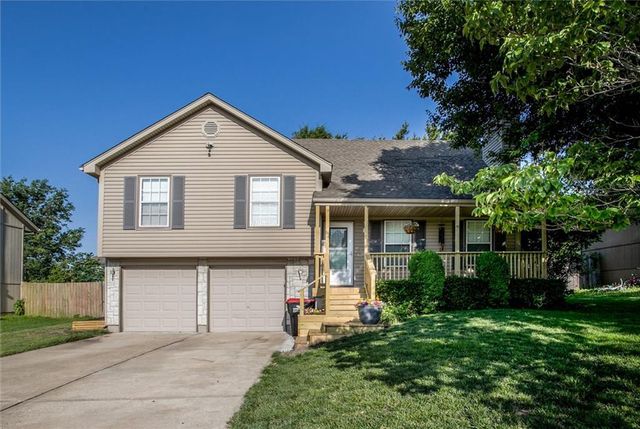 102 20 Avenue S, Greenwood, MO 64034