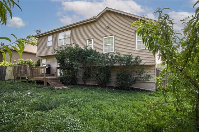 102 20 Avenue S, Greenwood, MO 64034