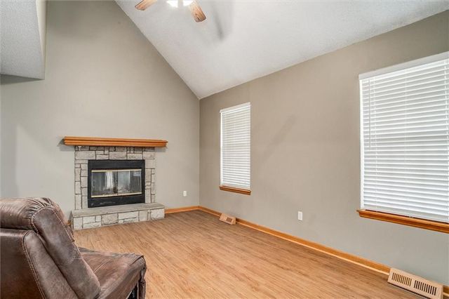 102 20 Avenue S, Greenwood, MO 64034