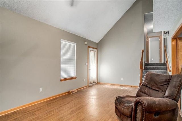 102 20 Avenue S, Greenwood, MO 64034