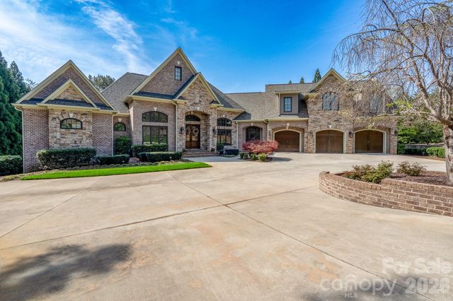 144 Moss Bank Court, New London, NC 28127