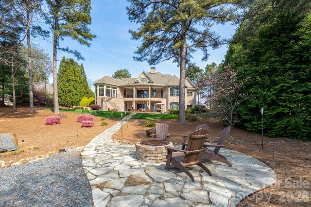 144 Moss Bank Court, New London, NC 28127