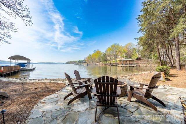 144 Moss Bank Court, New London, NC 28127