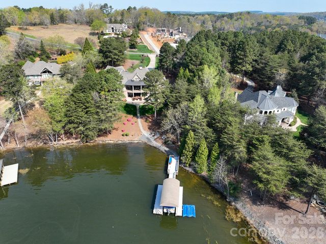 144 Moss Bank Court, New London, NC 28127