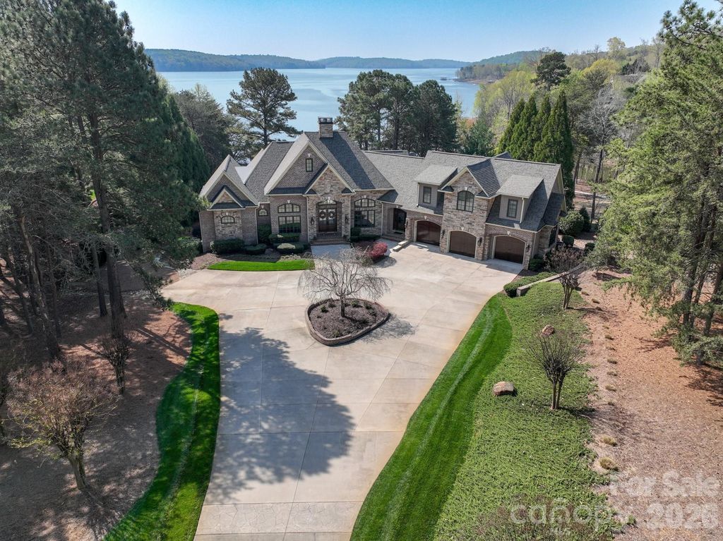 144 Moss Bank Court, New London, NC 28127