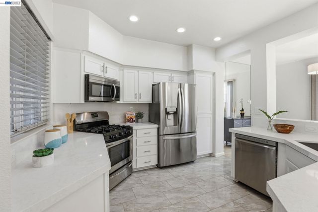 7318 Bower Ln, Dublin, CA 94568