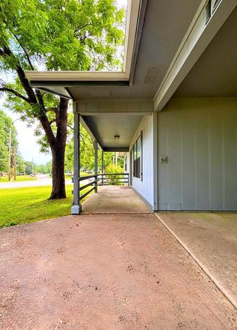 12 Tishimingo Drive, Cherokee Village, AR 72529