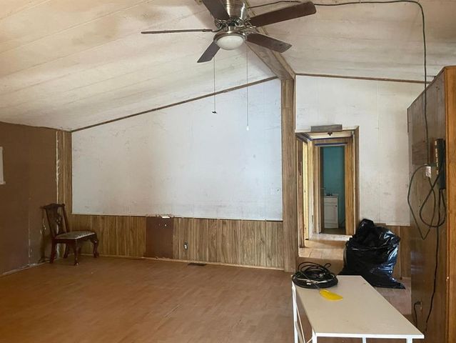 1816 Fm 3186, Onalaska, TX 77360