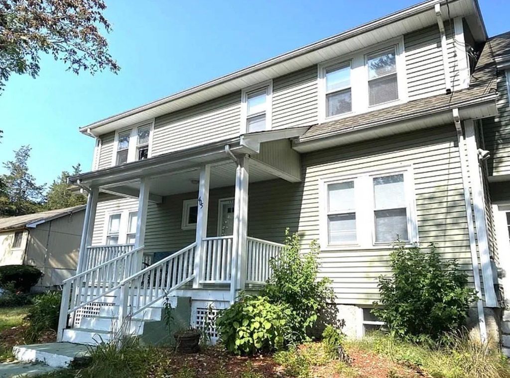 405 Village St 2, Millis, MA 02054