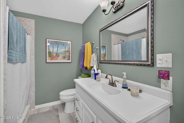 225 Carr Avenue, Rocky Point, NC 28457