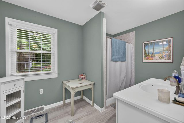 225 Carr Avenue, Rocky Point, NC 28457