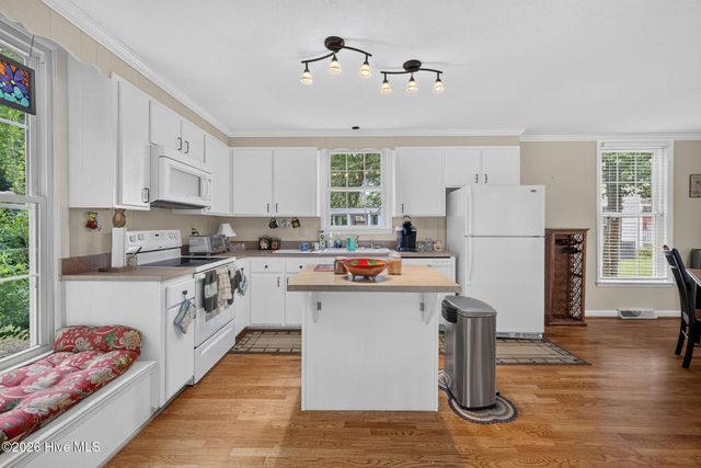225 Carr Avenue, Rocky Point, NC 28457