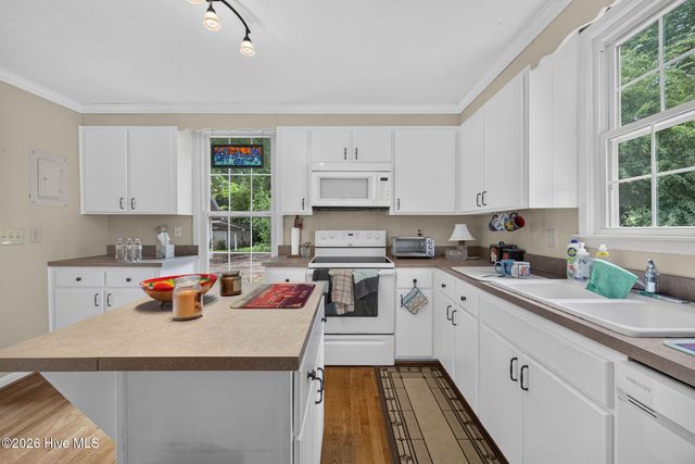 225 Carr Avenue, Rocky Point, NC 28457