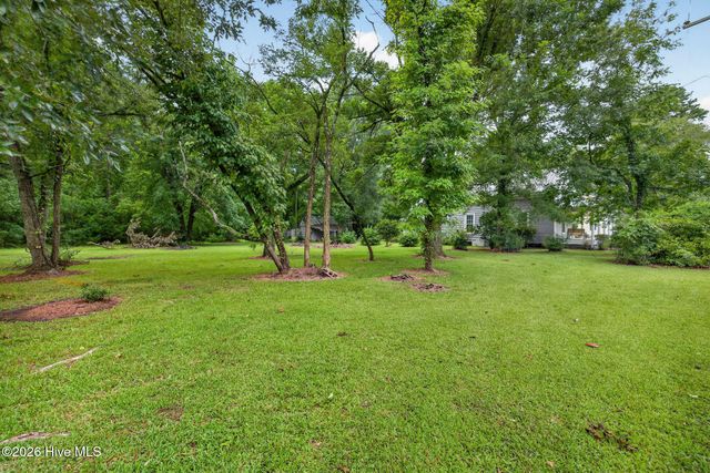 225 Carr Avenue, Rocky Point, NC 28457