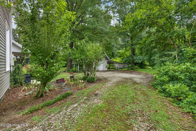 225 Carr Avenue, Rocky Point, NC 28457