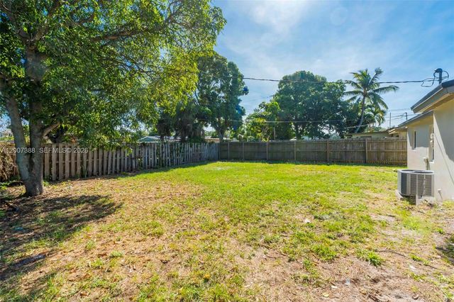 311 NW 12th Ave, Delray Beach, FL 33444