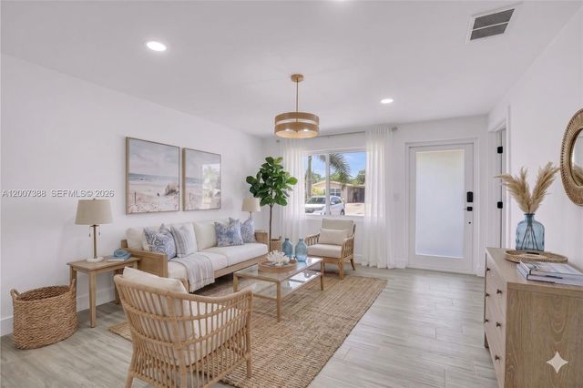 311 NW 12th Ave, Delray Beach, FL 33444