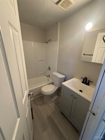 3735 Oregon Avenue, St Louis, MO 63118