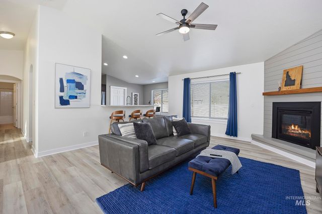 234 Canyon Crest Dr W, Twin Falls, ID 83301