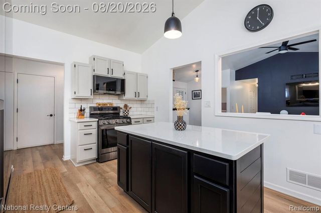3225 Silver Court, Wixom, MI 48393