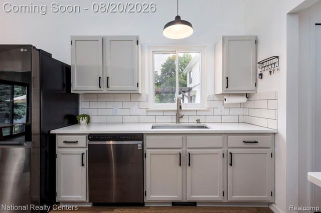 3225 Silver Court, Wixom, MI 48393