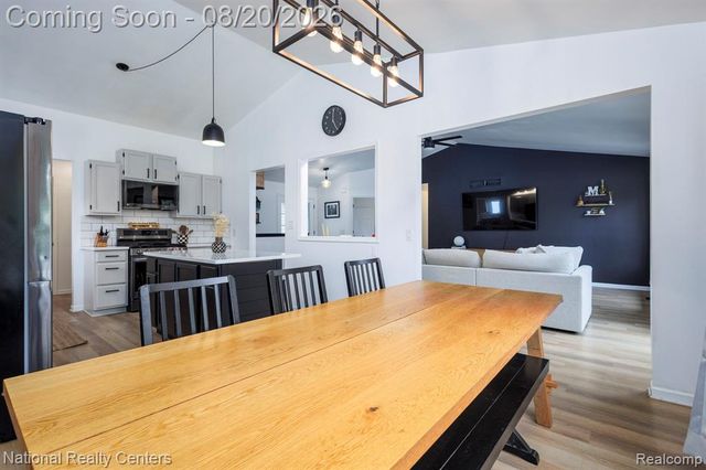 3225 Silver Court, Wixom, MI 48393