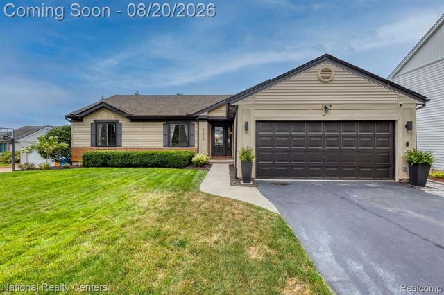 3225 Silver Court, Wixom, MI 48393