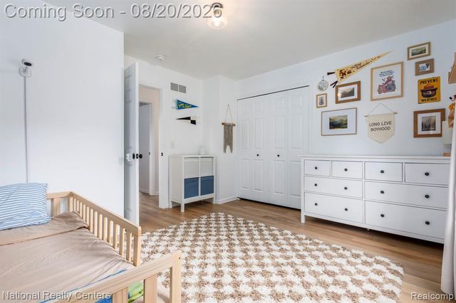 3225 Silver Court, Wixom, MI 48393