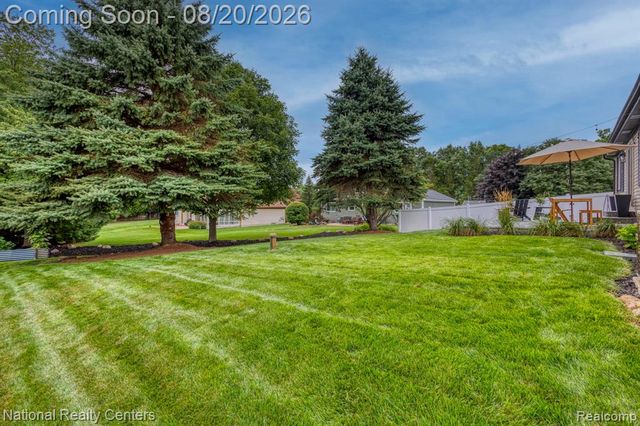 3225 Silver Court, Wixom, MI 48393