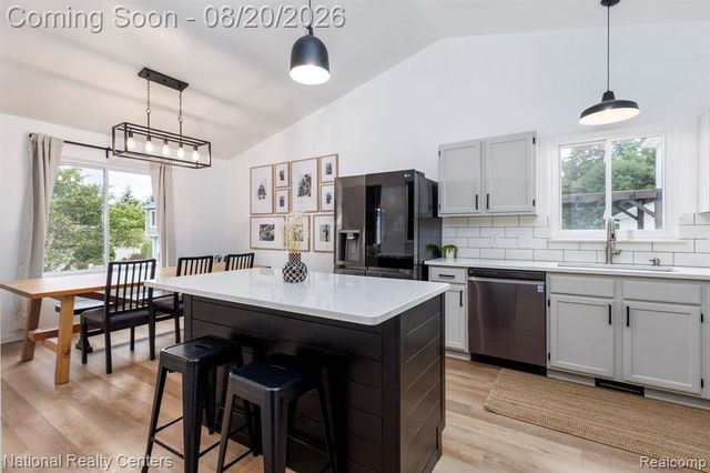 3225 Silver Court, Wixom, MI 48393