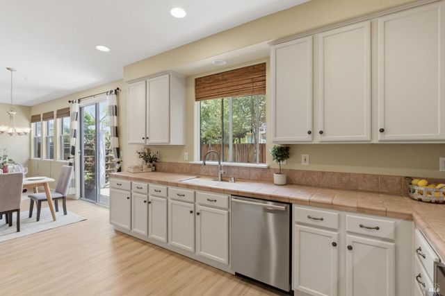 502 Clearwater Oak Ct, Fairfield, CA 94534
