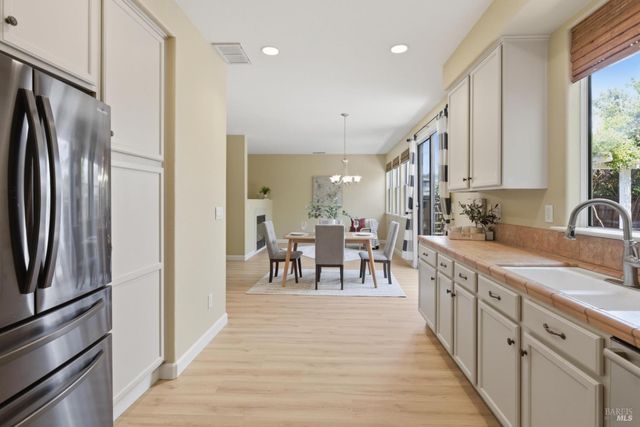 502 Clearwater Oak Ct, Fairfield, CA 94534